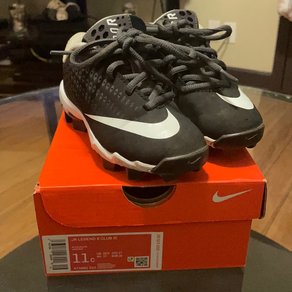 Size 11C- Used Jr legend 8 Nike baseball cleats